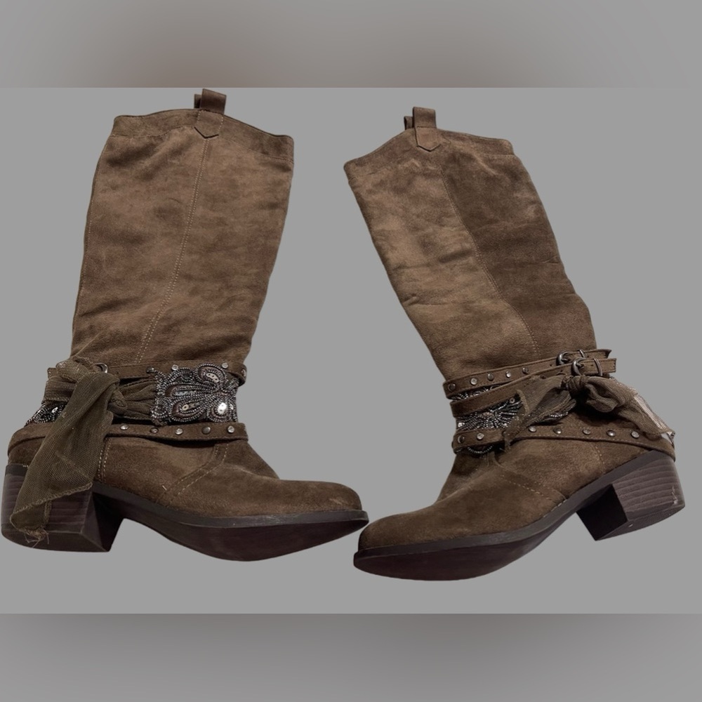 Boots!